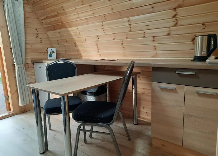 Semesterbostad 00 Familien Premium Pods